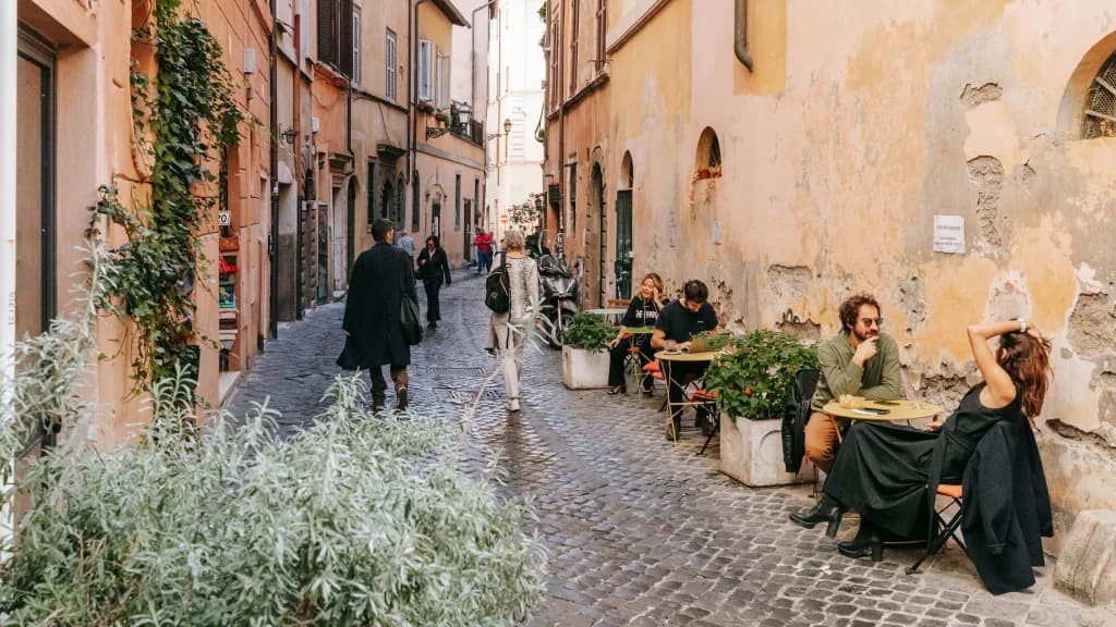 A narrow street in Rome